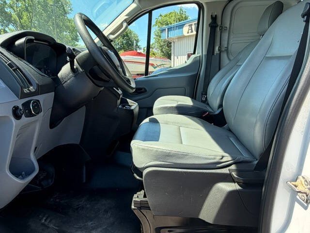 Used 2018 Ford Transit 250 130 Low Roof RWD image 10