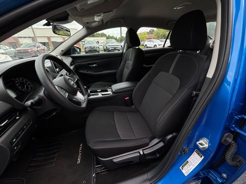 Used 2025 Nissan Sentra SV FWD image 26