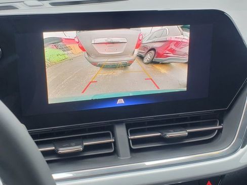 Used 2025 Chevrolet Trax LT w/ Driver Confidence Package image 22