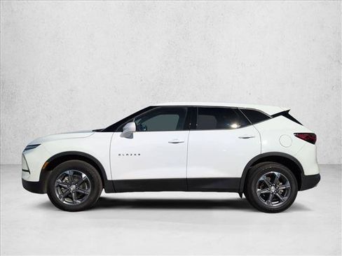 Used 2025 Chevrolet Blazer LT AWD/4WD image 9