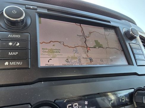 Used 2019 Nissan Titan SV w/ SV Convenience Package image 17