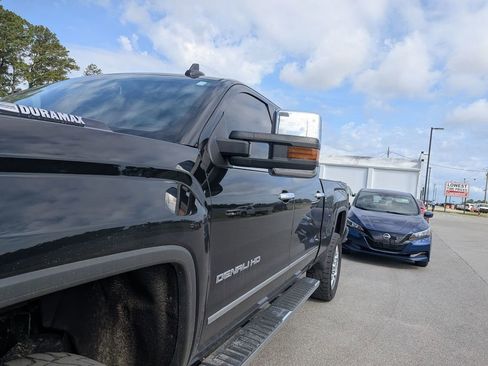 Used 2019 GMC Sierra 2500 Denali w/ Duramax Plus Package AWD/4WD image 4