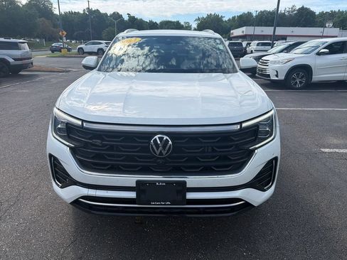Used 2024 Volkswagen Atlas Cross Sport SEL Premium R-Line AWD/4WD image 8