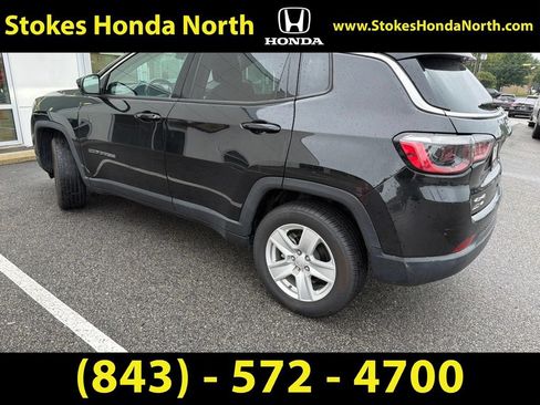 Used 2022 Jeep Compass Latitude w/ Sun and Sound Group AWD/4WD image 7