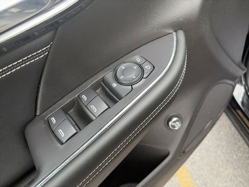 Used 2023 Buick Envision Preferred AWD/4WD image 17