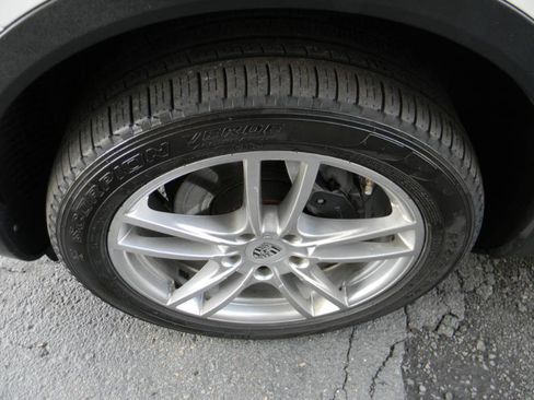 Used 2019 Porsche Cayenne AWD/4WD image 26