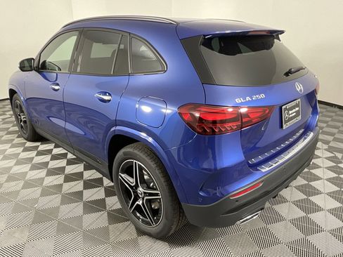 Used 2025 Mercedes-Benz GLA 250 4MATIC image 11