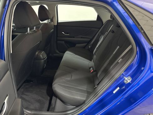 Used 2025 Hyundai Elantra SEL FWD image 17