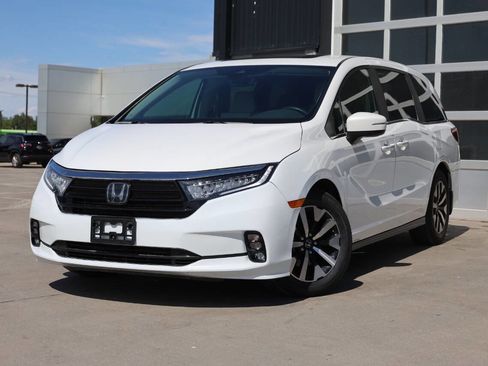 Used 2025 Honda Odyssey EX-L image 3