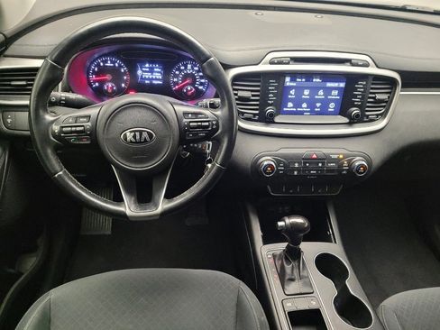 Used 2018 Kia Sorento LX image 22