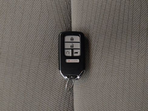 Used 2017 Honda Pilot EX image 32