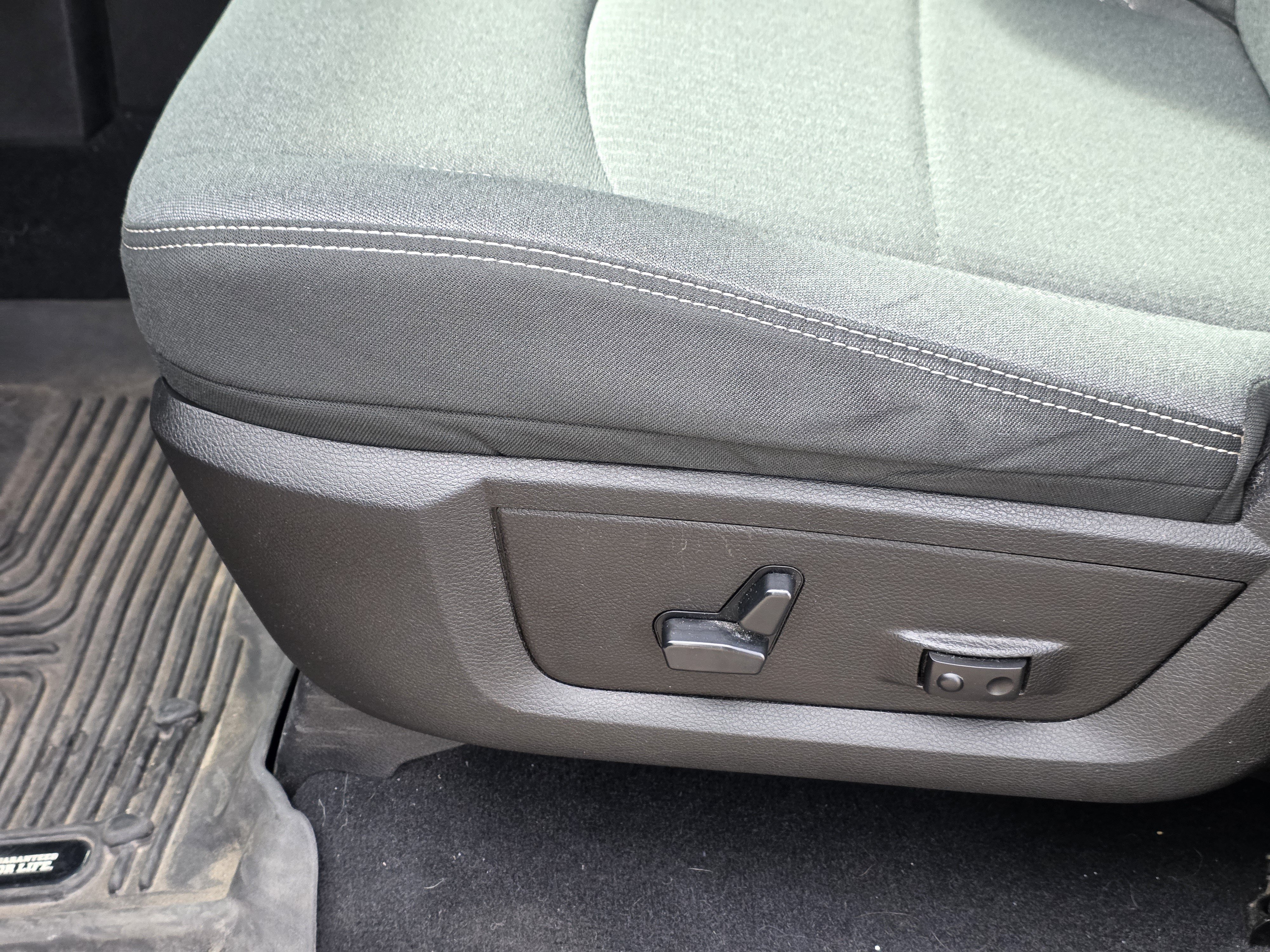 Used 2021 RAM 1500 Warlock AWD/4WD image 15