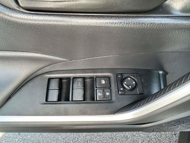 Used 2025 Toyota RAV4 LE AWD/4WD image 21