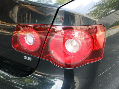 Used 2009 Volkswagen Jetta S FWD image 23