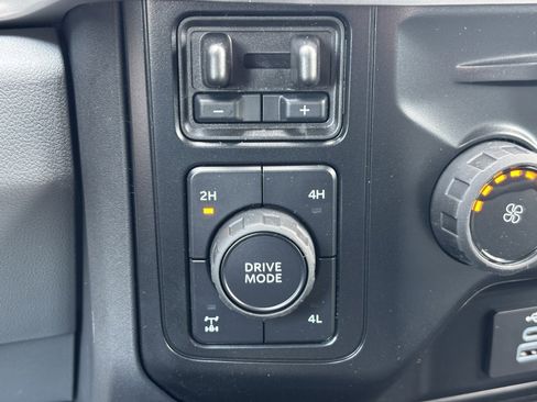 New 2026 Ford F350 XLT w/ XLT Premium Package image 4