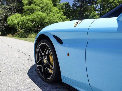 Used 2015 Ferrari California T RWD image 74