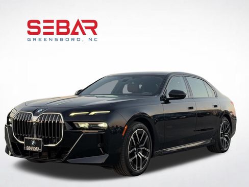 Used 2023 BMW 760i xDrive w/ Luxury Rear Seating Package AWD/4WD image 13