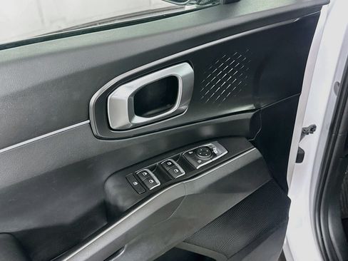 Used 2022 Kia Sorento LX FWD image 15