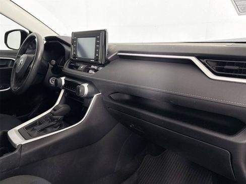 Certified 2022 Toyota RAV4 LE FWD image 40