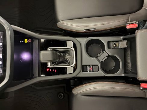 Used 2025 Subaru Forester Sport image 17