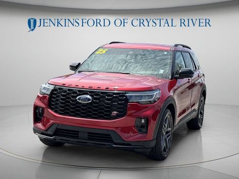 Used 2025 Ford Explorer ST AWD/4WD image 13