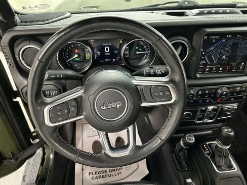 Used 2021 Jeep Wrangler Unlimited Sahara w/ Dual Top Group AWD/4WD image 4