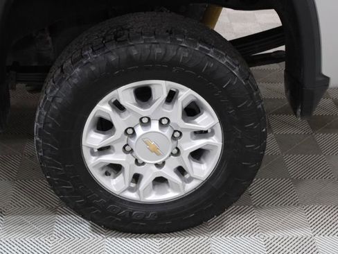 Used 2021 Chevrolet Silverado 2500 LTZ w/ LTZ Convenience Package image 39