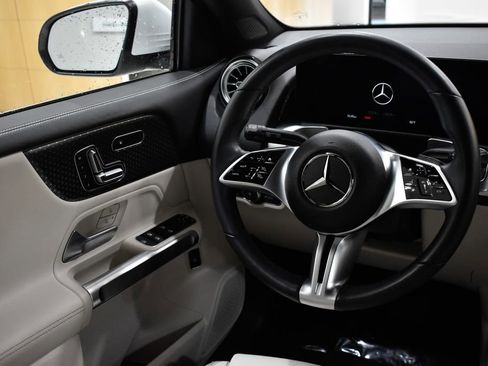 Certified 2024 Mercedes-Benz GLB 250 4MATIC image 21