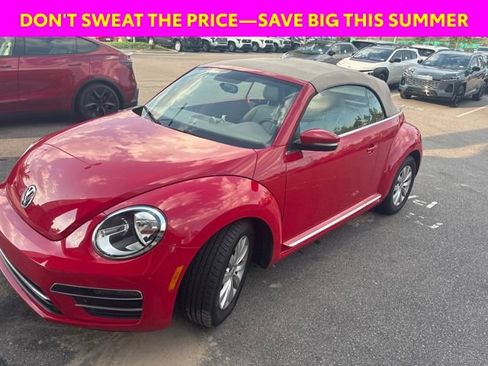 Used 2019 Volkswagen Beetle 2.0T S FWD image 4