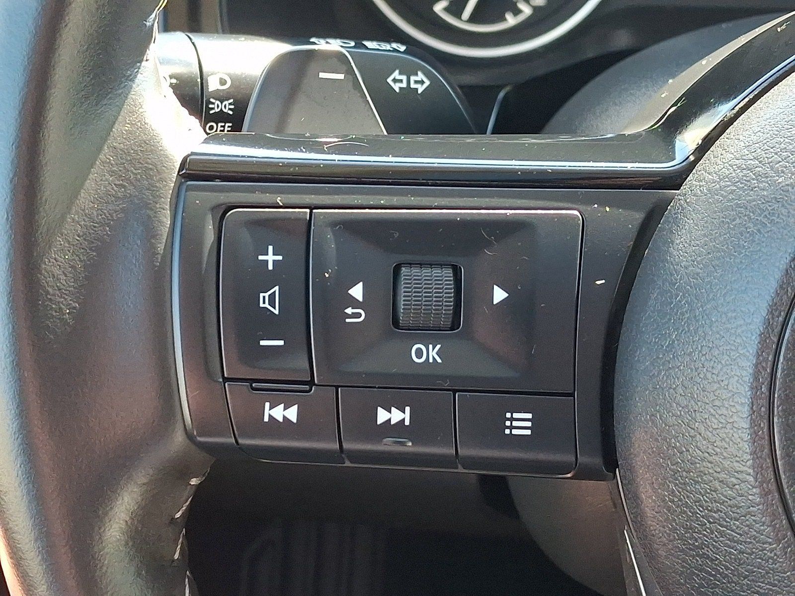 Used 2025 Nissan Pathfinder SL w/ SL Premium Package AWD/4WD image 23