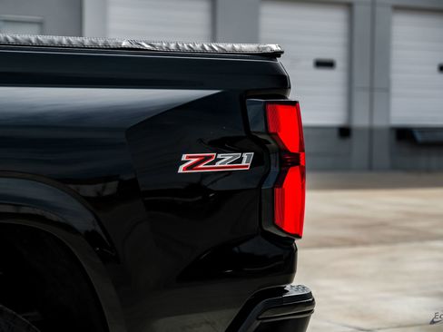 Used 2024 Chevrolet Colorado Z71 w/ Z71 Convenience Package 2 image 30