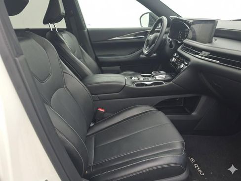 Used 2025 INFINITI QX60 Luxe w/ Black Edition image 8