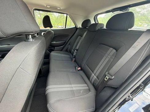 Used 2023 Hyundai Venue SEL FWD image 21