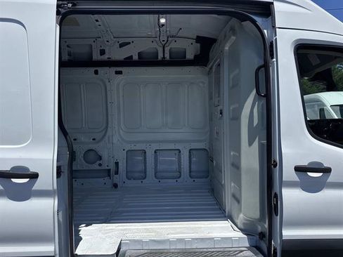 Used 2023 Ford Transit 250 148 High Roof RWD image 5