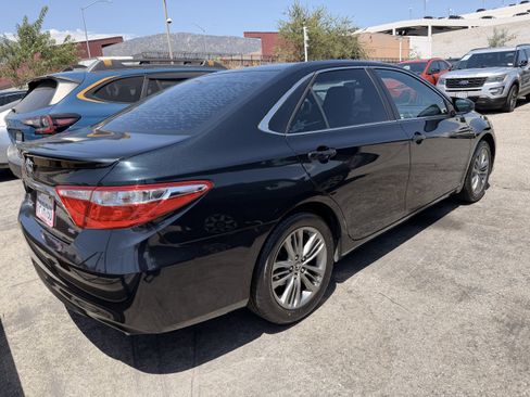 Used 2016 Toyota Camry SE FWD image 2