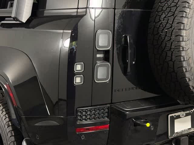 New 2026 Land Rover Defender 110 OCTA AWD/4WD image 13