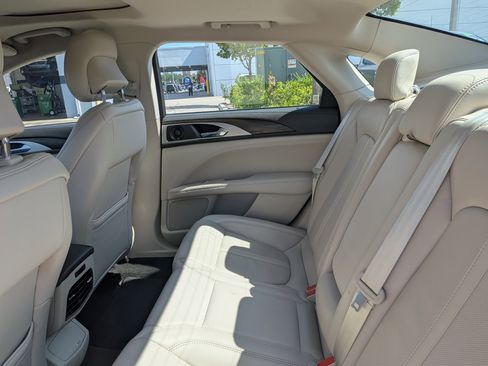 Used 2019 Lincoln MKZ Reserve FWD image 13
