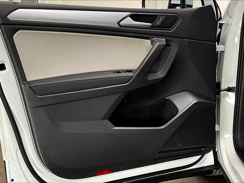 Used 2022 Volkswagen Tiguan S image 24