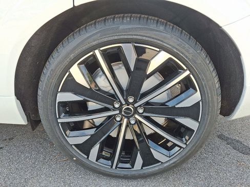New 2026 Volvo XC60 T8 Ultra w/ Climate Package AWD/4WD image 5