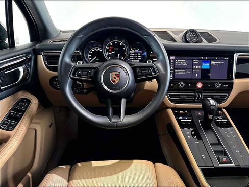 Used 2026 Porsche Macan AWD/4WD image 16