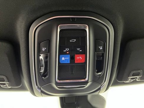 Used 2026 Jeep Grand Cherokee Limited AWD/4WD image 37