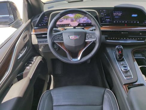 Used 2022 Cadillac Escalade ESV Premium Luxury AWD/4WD image 19