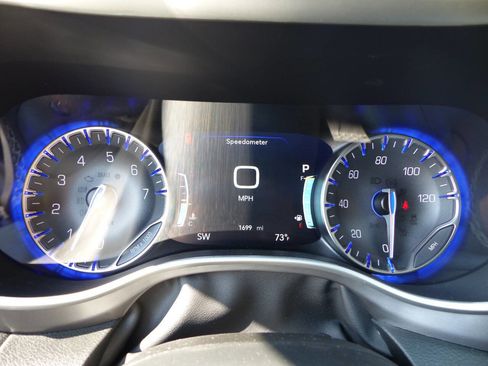 Used 2026 Chrysler Pacifica Select FWD image 28