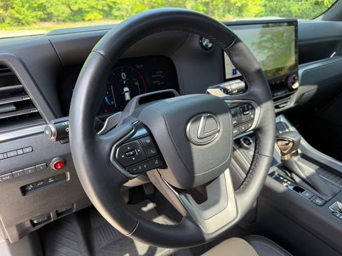 Used 2024 Lexus GX 550 AWD/4WD image 9