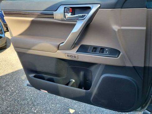 Used 2023 Lexus GX 460 Luxury image 21