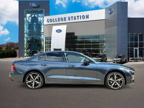 Used 2024 Volvo S60 B5 Core AWD/4WD image 3