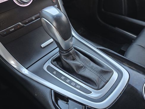 Used 2018 Ford Edge Titanium w/ Technology Package image 15