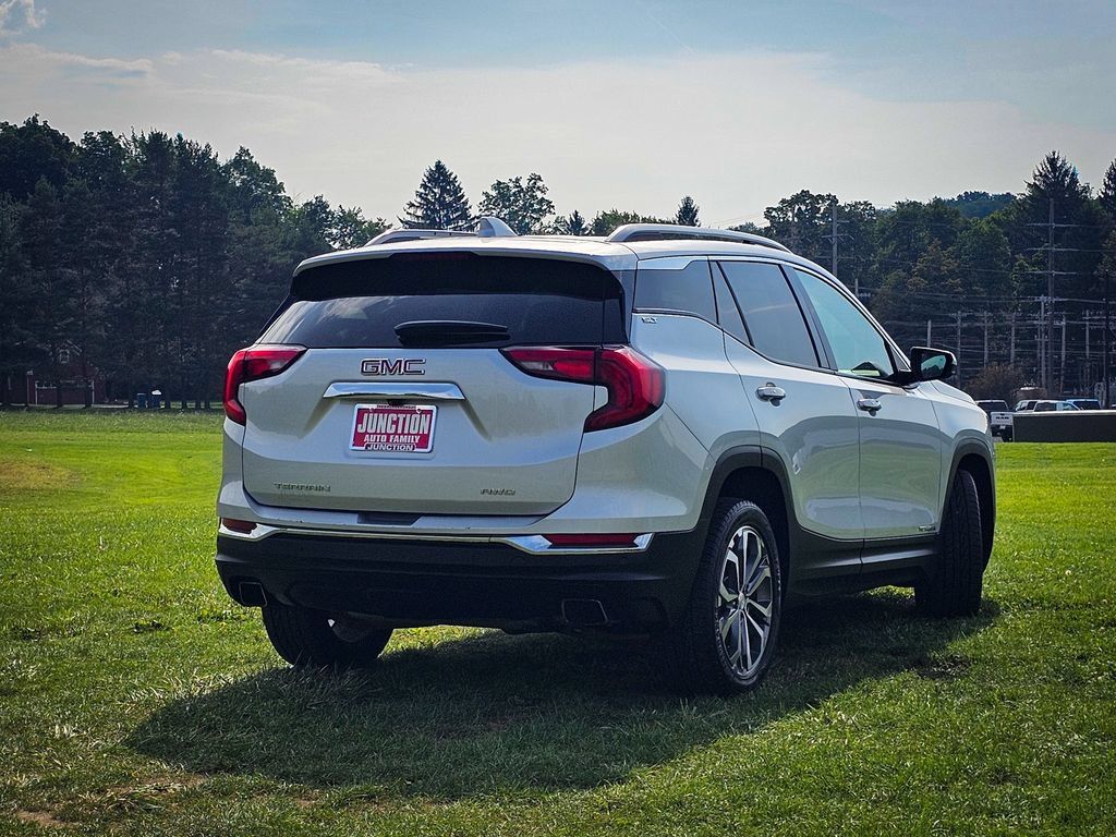 Used 2020 GMC Terrain SLT w/ Preferred Package AWD/4WD image 3