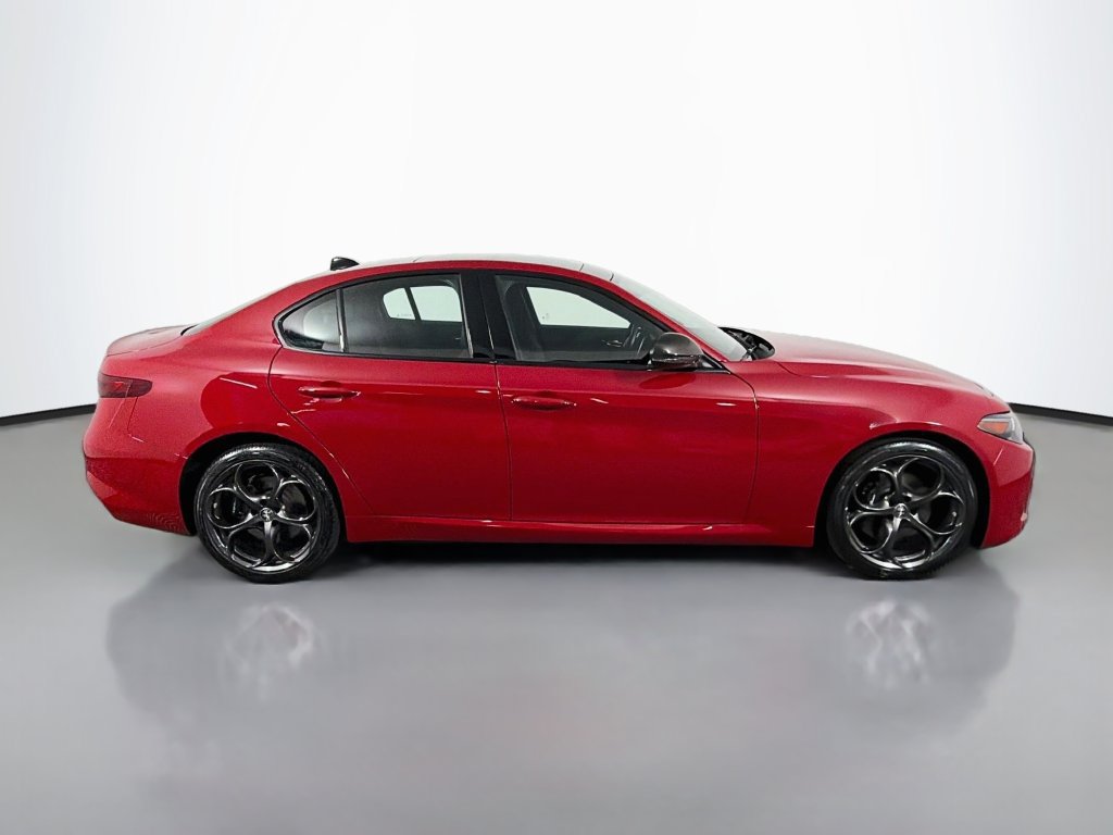 Used 2023 Alfa Romeo Giulia Estrema AWD/4WD image 8