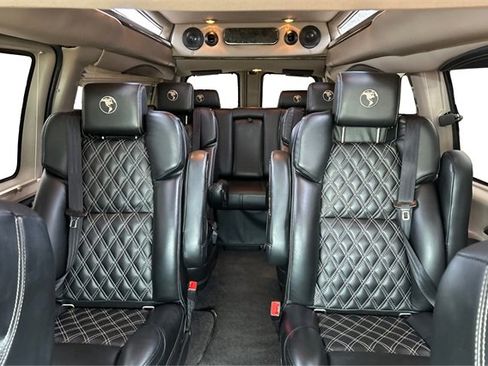 Used 2023 GMC Savana 2500 Extended image 10